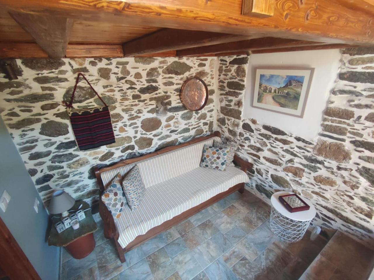 Πέτροκτιστο Σπίτι. Stone House Villa Kárystos Eksteriør bilde